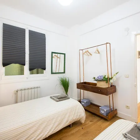 Apartment Casa Playa Zurriola-aviso-obras En La Fachada Del Patio Hasta Mayo O Junio-no Ha Habido Quejas Por El Ruido-precio Bajo- House Playa Zurriola-warning-works On The Facade Of The Patio Until Or June-there Have Been No Noise Complaints- Price *