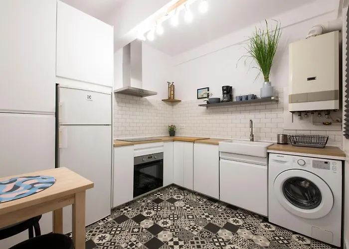 Zurriola - No Party At - 150 Meters To Zurriola - Size 75m2 Apartamento *